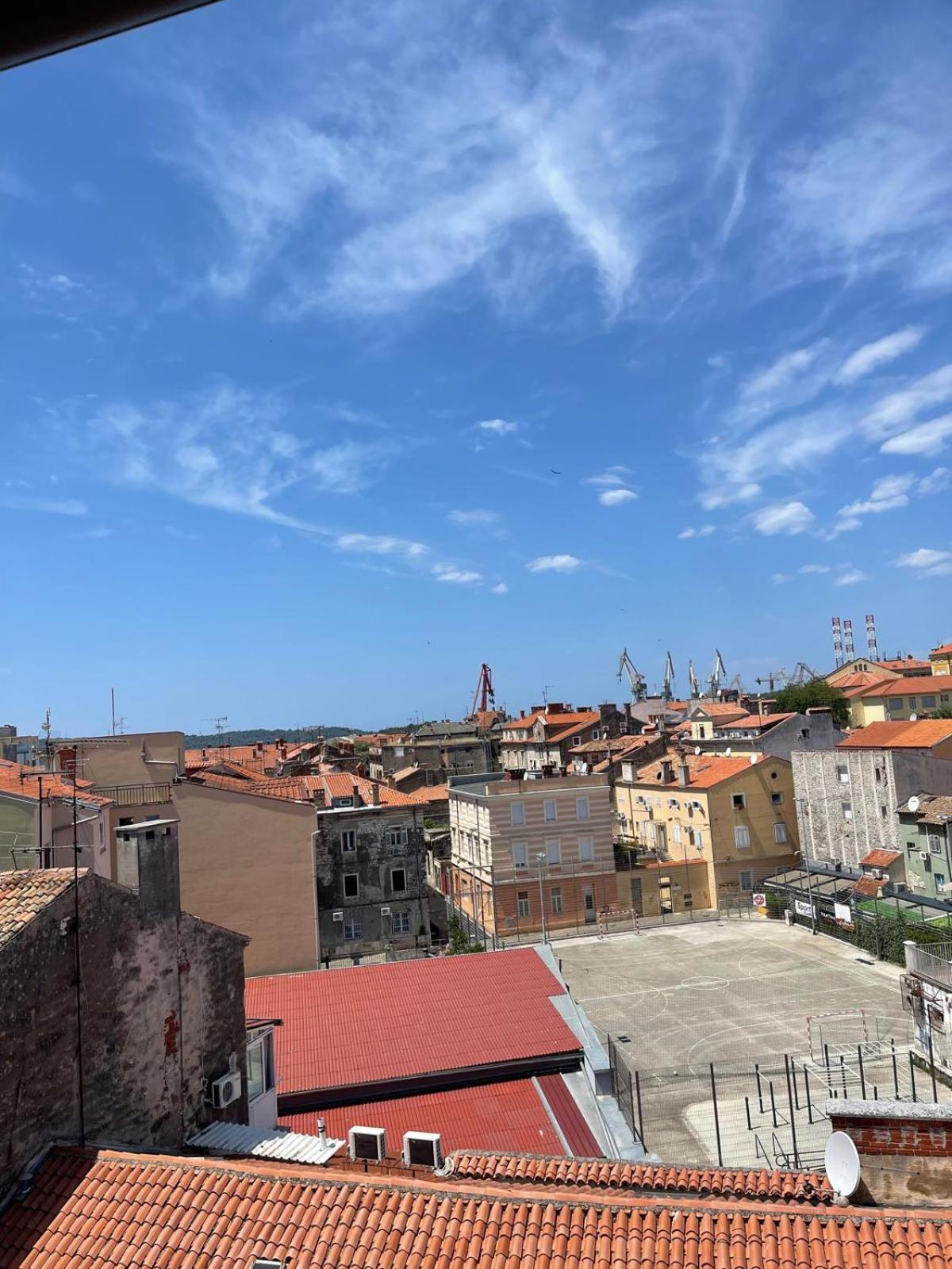 Dejan Apartment-Top Centar Pula Exterior photo